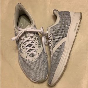 Woman’s Nike zoom